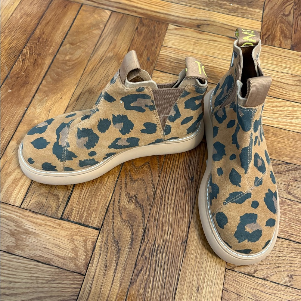 Toms Tan and Green Ankle Booties